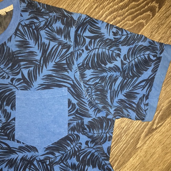 Free planet t shirt - Picture 3 of 4